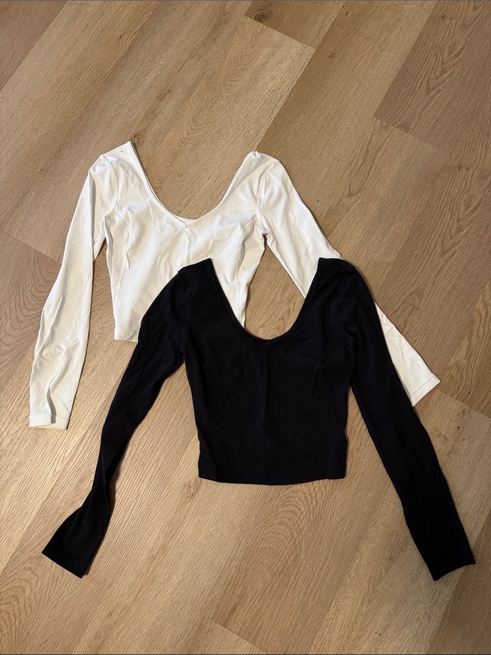 lululemon athletica Long Sleeve Scoop Neck Crop Top - Black & White